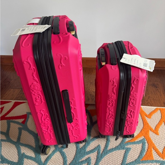 “IT IMPAKT STYLE 2025 LUGGAGE” RED SKULL”HARDSIDE ROLLER LUGGAGE - Picture 3 of 9